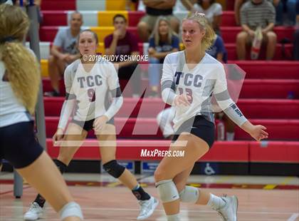 Thumbnail 2 in Mater Dei Catholic vs. Tri-City Christian (CIF SDS D3 Finals) photogallery.