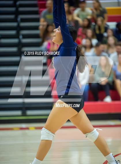 Thumbnail 1 in Mater Dei Catholic vs. Tri-City Christian (CIF SDS D3 Finals) photogallery.