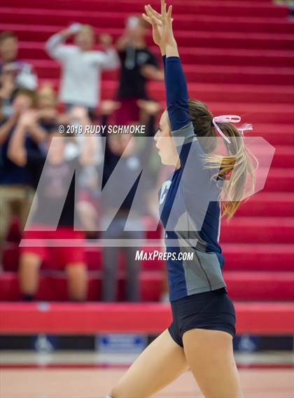 Thumbnail 3 in Mater Dei Catholic vs. Tri-City Christian (CIF SDS D3 Finals) photogallery.