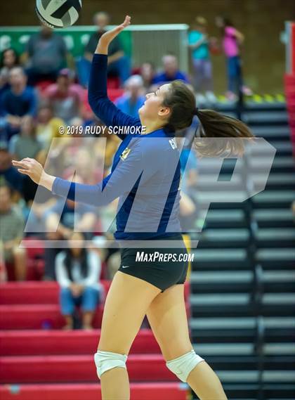 Thumbnail 3 in Mater Dei Catholic vs. Tri-City Christian (CIF SDS D3 Finals) photogallery.