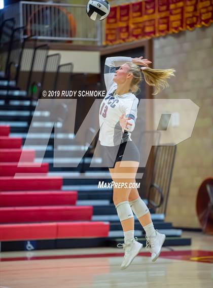 Thumbnail 2 in Mater Dei Catholic vs. Tri-City Christian (CIF SDS D3 Finals) photogallery.