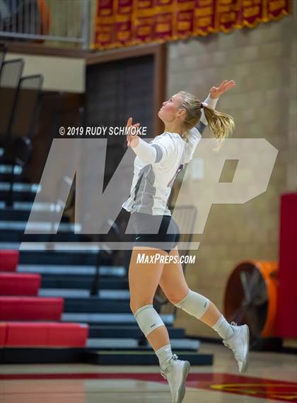 Thumbnail 3 in Mater Dei Catholic vs. Tri-City Christian (CIF SDS D3 Finals) photogallery.