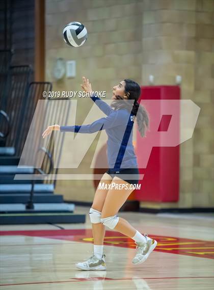 Thumbnail 3 in Mater Dei Catholic vs. Tri-City Christian (CIF SDS D3 Finals) photogallery.