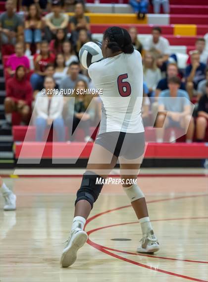 Thumbnail 2 in Mater Dei Catholic vs. Tri-City Christian (CIF SDS D3 Finals) photogallery.