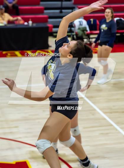 Thumbnail 2 in Mater Dei Catholic vs. Tri-City Christian (CIF SDS D3 Finals) photogallery.