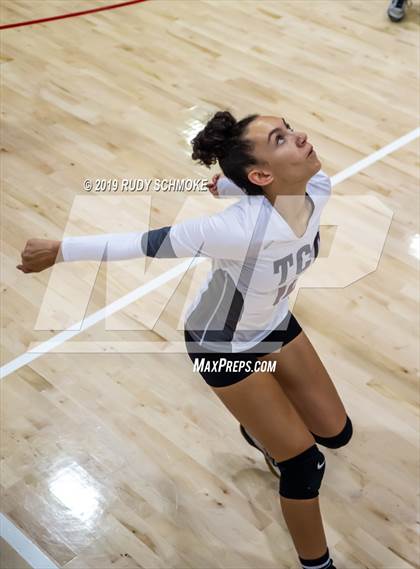 Thumbnail 3 in Mater Dei Catholic vs. Tri-City Christian (CIF SDS D3 Finals) photogallery.