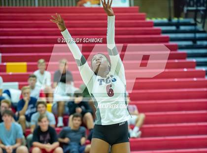 Thumbnail 1 in Mater Dei Catholic vs. Tri-City Christian (CIF SDS D3 Finals) photogallery.