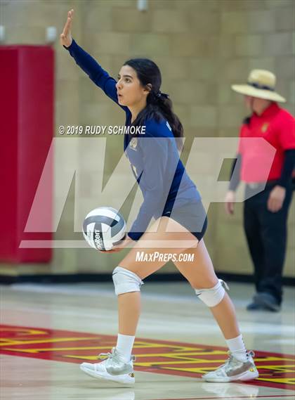 Thumbnail 2 in Mater Dei Catholic vs. Tri-City Christian (CIF SDS D3 Finals) photogallery.