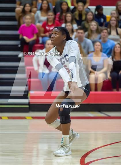 Thumbnail 3 in Mater Dei Catholic vs. Tri-City Christian (CIF SDS D3 Finals) photogallery.