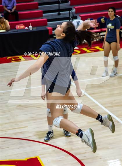 Thumbnail 1 in Mater Dei Catholic vs. Tri-City Christian (CIF SDS D3 Finals) photogallery.