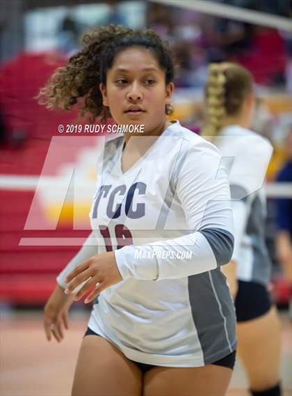 Thumbnail 1 in Mater Dei Catholic vs. Tri-City Christian (CIF SDS D3 Finals) photogallery.