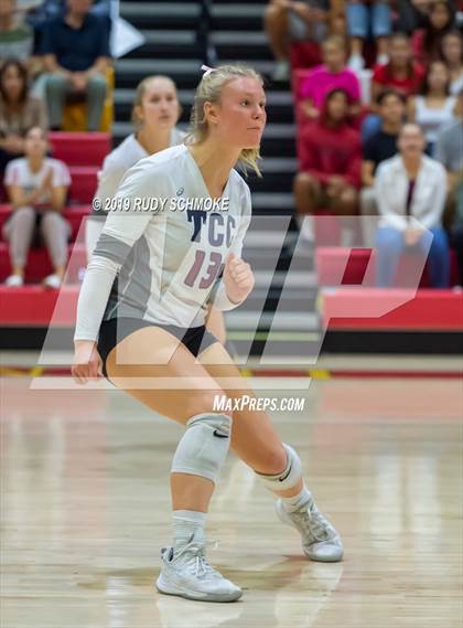 Thumbnail 1 in Mater Dei Catholic vs. Tri-City Christian (CIF SDS D3 Finals) photogallery.