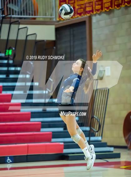 Thumbnail 2 in Mater Dei Catholic vs. Tri-City Christian (CIF SDS D3 Finals) photogallery.