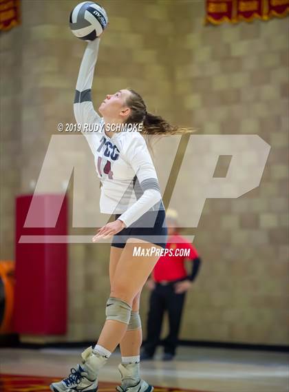 Thumbnail 2 in Mater Dei Catholic vs. Tri-City Christian (CIF SDS D3 Finals) photogallery.