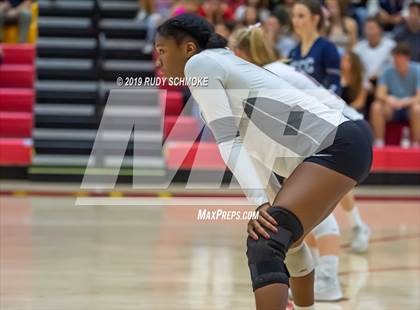 Thumbnail 3 in Mater Dei Catholic vs. Tri-City Christian (CIF SDS D3 Finals) photogallery.