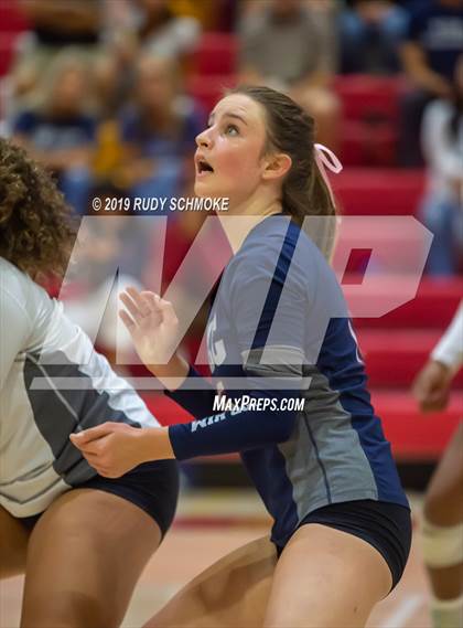 Thumbnail 2 in Mater Dei Catholic vs. Tri-City Christian (CIF SDS D3 Finals) photogallery.
