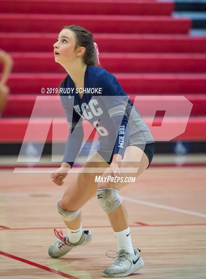 Thumbnail 3 in Mater Dei Catholic vs. Tri-City Christian (CIF SDS D3 Finals) photogallery.