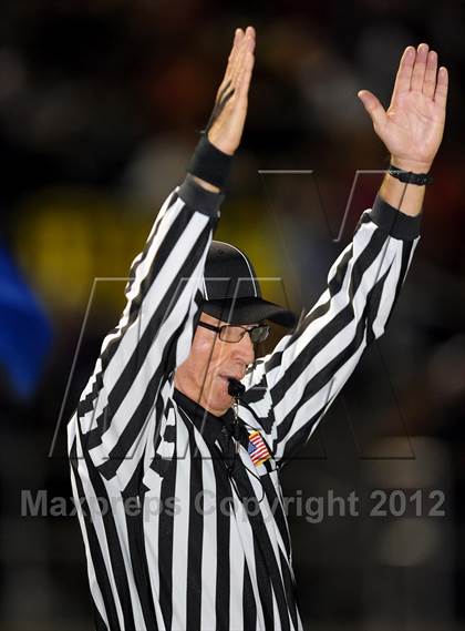 Thumbnail 1 in Poly vs. JW North photogallery.