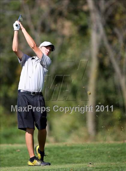 Thumbnail 3 in Legacy Golf Invitational photogallery.