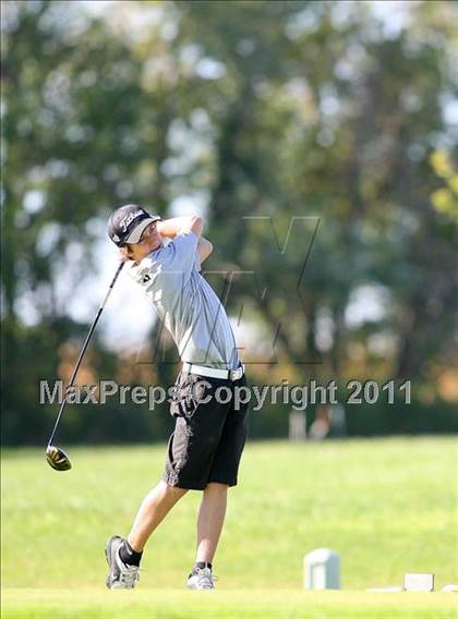 Thumbnail 3 in Legacy Golf Invitational photogallery.