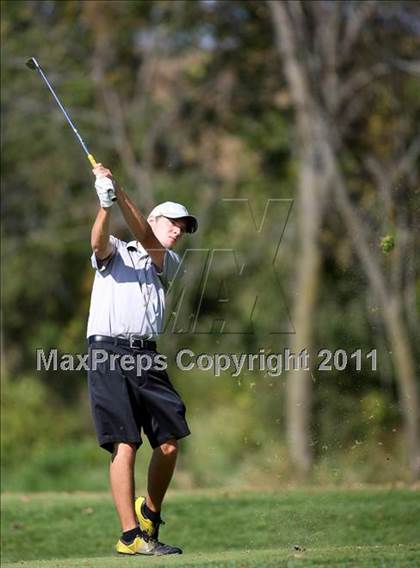 Thumbnail 2 in Legacy Golf Invitational photogallery.