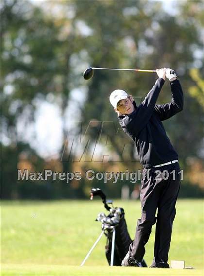 Thumbnail 3 in Legacy Golf Invitational photogallery.