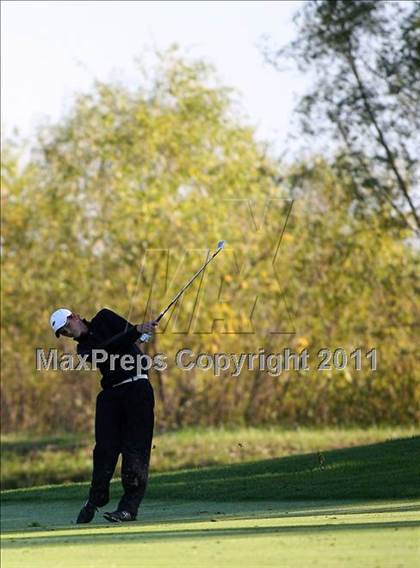 Thumbnail 2 in Legacy Golf Invitational photogallery.