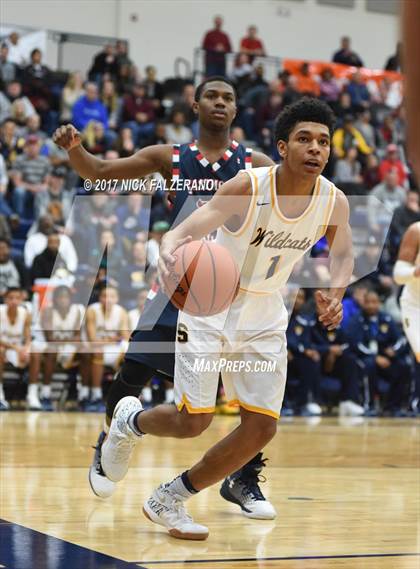 Thumbnail 2 in Eastmoor Academy vs. Springfield photogallery.