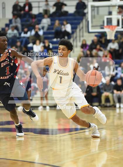 Thumbnail 2 in Eastmoor Academy vs. Springfield photogallery.