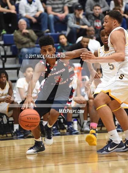 Thumbnail 2 in Eastmoor Academy vs. Springfield photogallery.