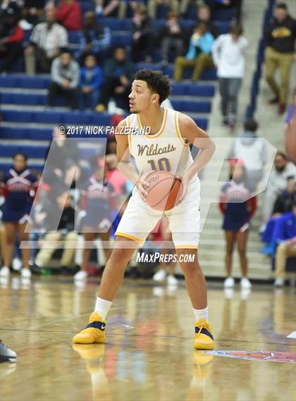 Thumbnail 3 in Eastmoor Academy vs. Springfield photogallery.