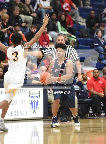 Thumbnail 2 in Eastmoor Academy vs. Springfield photogallery.