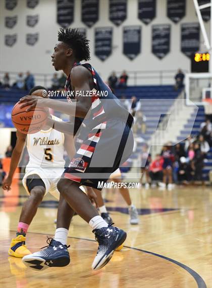 Thumbnail 3 in Eastmoor Academy vs. Springfield photogallery.