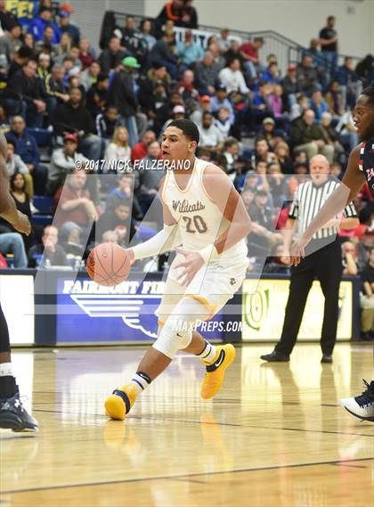 Thumbnail 3 in Eastmoor Academy vs. Springfield photogallery.