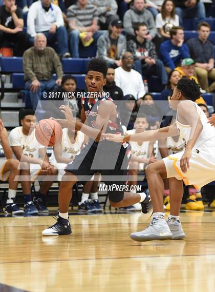 Thumbnail 3 in Eastmoor Academy vs. Springfield photogallery.