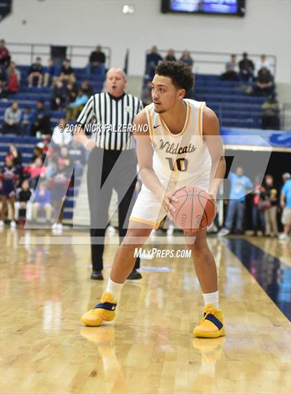 Thumbnail 2 in Eastmoor Academy vs. Springfield photogallery.