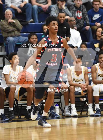 Thumbnail 3 in Eastmoor Academy vs. Springfield photogallery.