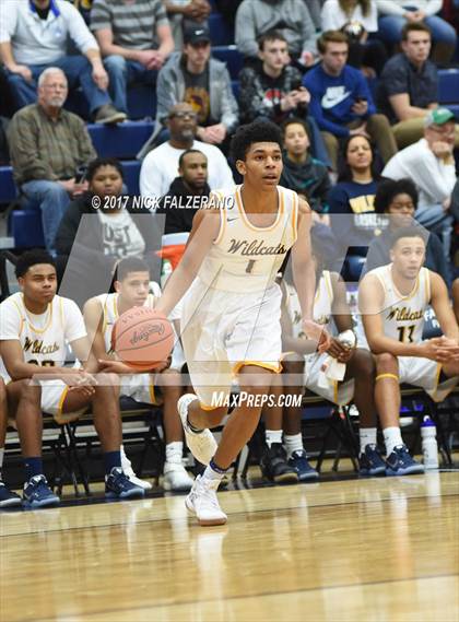Thumbnail 3 in Eastmoor Academy vs. Springfield photogallery.