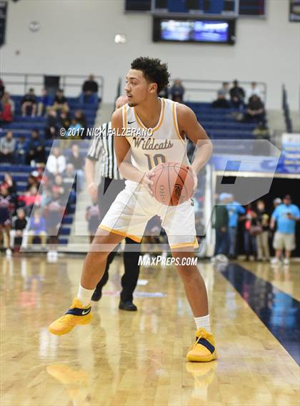 Thumbnail 3 in Eastmoor Academy vs. Springfield photogallery.