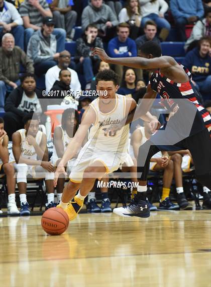 Thumbnail 2 in Eastmoor Academy vs. Springfield photogallery.
