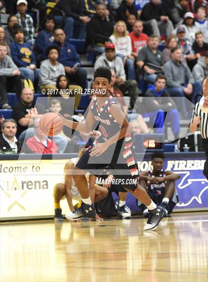 Thumbnail 3 in Eastmoor Academy vs. Springfield photogallery.