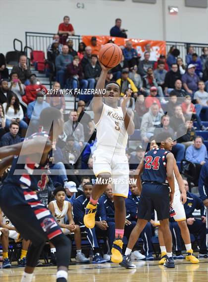 Thumbnail 2 in Eastmoor Academy vs. Springfield photogallery.
