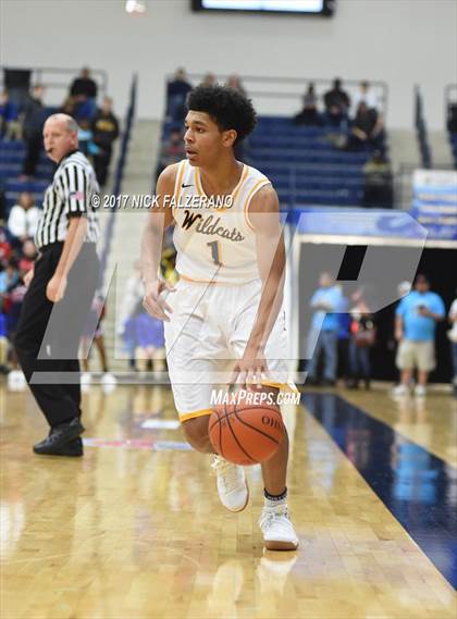 Thumbnail 2 in Eastmoor Academy vs. Springfield photogallery.