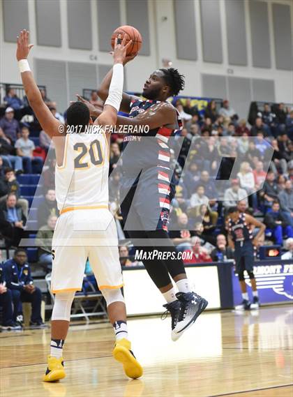 Thumbnail 3 in Eastmoor Academy vs. Springfield photogallery.