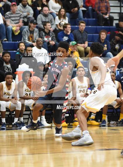 Thumbnail 2 in Eastmoor Academy vs. Springfield photogallery.