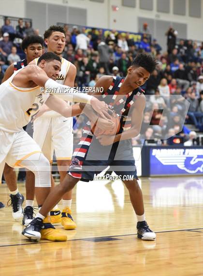 Thumbnail 2 in Eastmoor Academy vs. Springfield photogallery.
