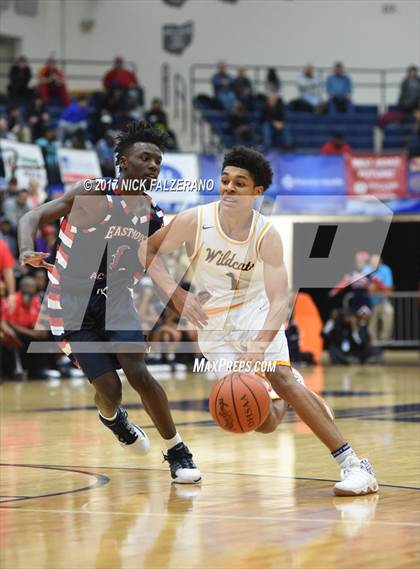 Thumbnail 3 in Eastmoor Academy vs. Springfield photogallery.