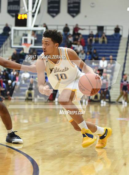 Thumbnail 3 in Eastmoor Academy vs. Springfield photogallery.
