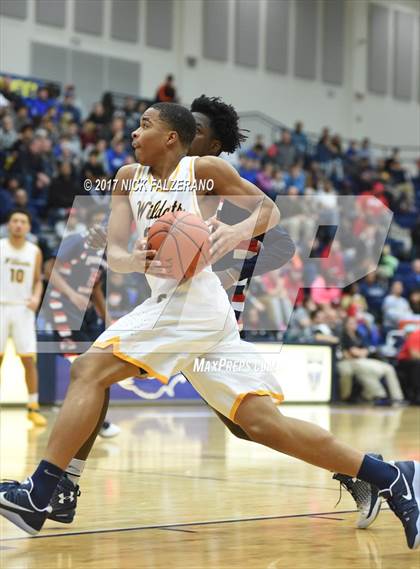 Thumbnail 1 in Eastmoor Academy vs. Springfield photogallery.