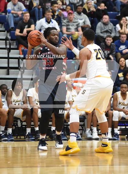Thumbnail 3 in Eastmoor Academy vs. Springfield photogallery.